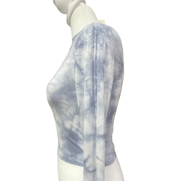 Aeropostale. Sz Small. Crop Top.. Small hole Rt arm. - Picture 5 of 16